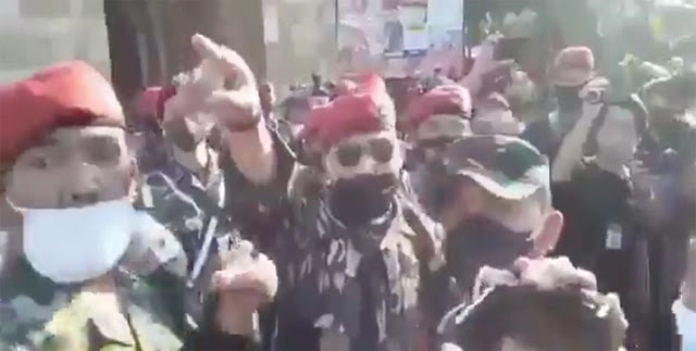 Purnawirawan TNI Marah: Ulama Kami Ditusuk, Pimpinan Kami Dibilang An**ng Purnawirawan TNI Marah: Ulama Kami Ditusuk, Pimpinan Kami Dibilang An**ng