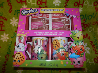 Christmas Mugs & Sweets - Ramblings of a Coffee Addicted Writer