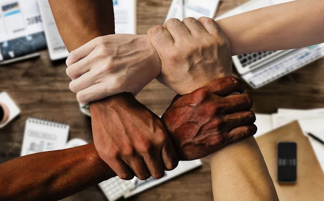 how can you maintain a good healthy relationship with your employees