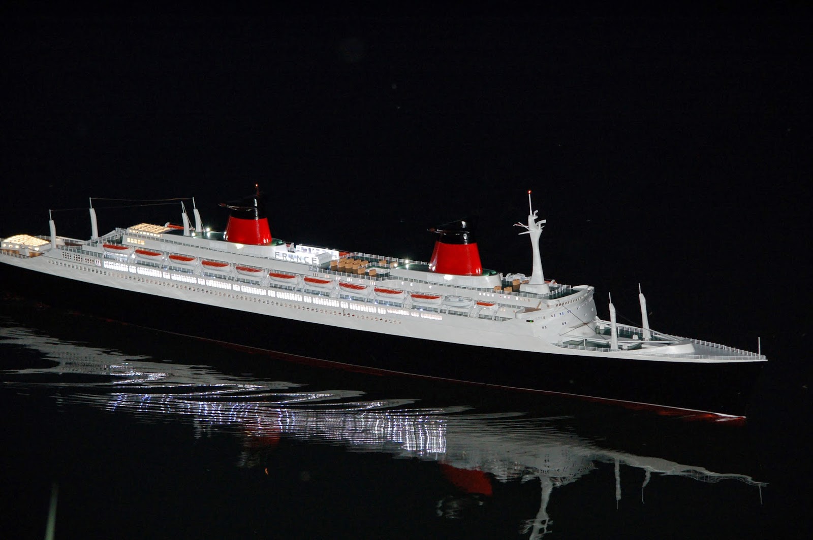 PAQUEBOTS / OCEAN LINERS: Paquebot FRANCE