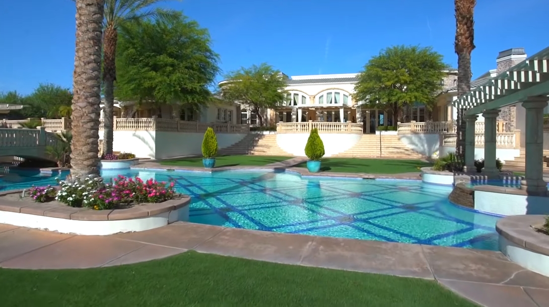Tour Coachella Valley, CA Luxury Classic Mansion vs. 19 Interior Design Photos
