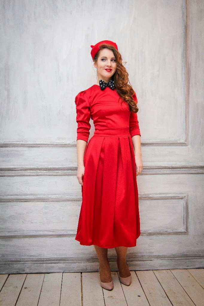 красное платье перевод. красное шелковое платье. красивое красное платье. красное платье перевод. девушка в красном платье 2021.