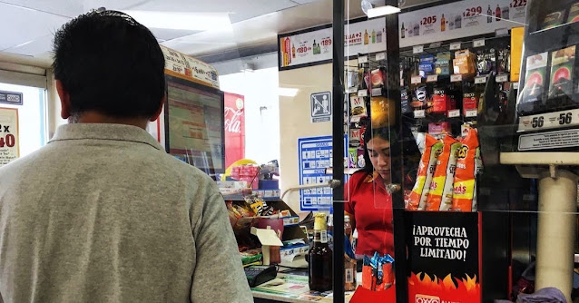 Diputado de MORENA propone sueldo igualitario entre cajeros de tiendas y bancarios