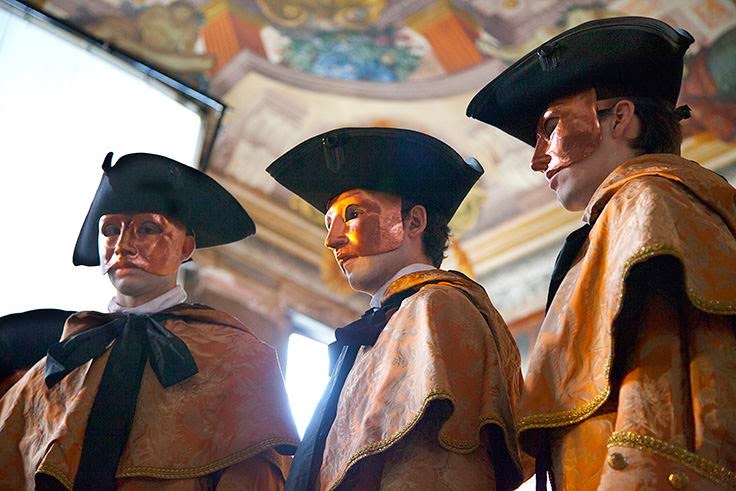 Mode adalah Fashion by rosiesmard Louis Vuitton dan Pesta