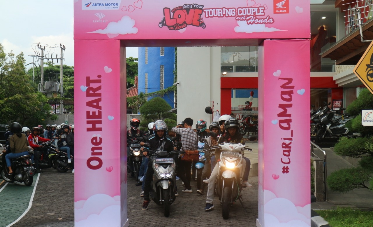 Puluhan Konsumen Honda BeAT dan Scoopy Nikmati Keseruan Touring Couple