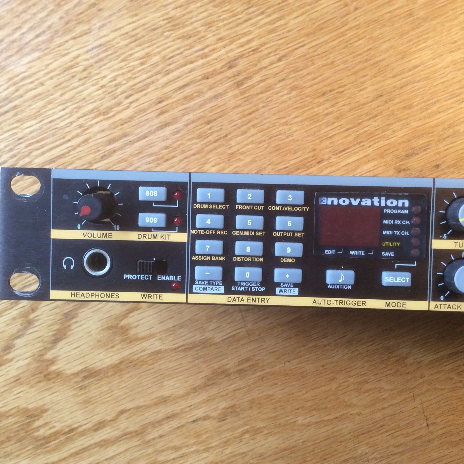 MATRIXSYNTH Novation Drum Station 808 909 Sounds in a 1U Rack