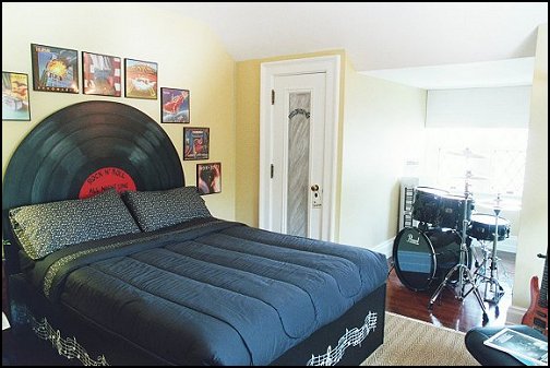 Music bedroom decorating ideas - rock star bedrooms - music theme bedrooms - music theme decor - music themed decorations - bedding with musical notes