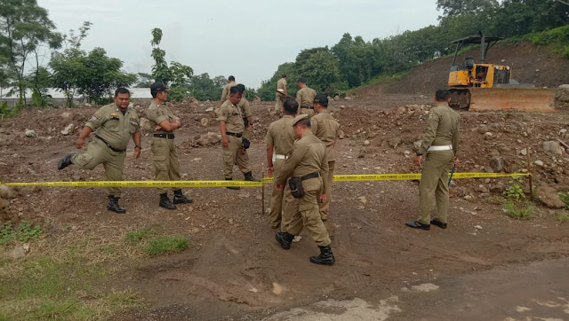 Satpol PP Jepara Segel Galian C Ilegal di Belakang RSI Sultan Hadlirin 1 WhatsApp%2BImage%2B2020 03 12%2Bat%2B10.08.23