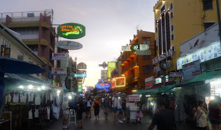 Khaosan o Khao San Road de Bangkok. Khaosan o Khao San Road de Bangkok.