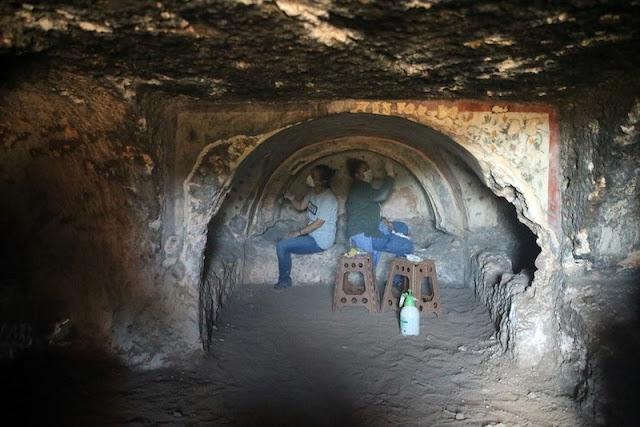 400 τάφοι λαξευμένοι στον βράχο βρέθηκαν στην αρχαία Βλαύνδο