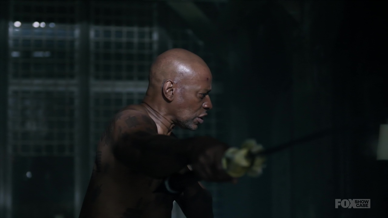 Films Et Séries Tv Avec Sherman Augustus ausCAPS: Sherman Augustus and Jordan Bolger shirtless in Into The