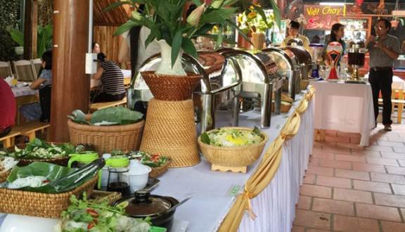 Ngạc nhiên với quán buffet chay 50k ngon rẻ giữa lòng Sài Gòn