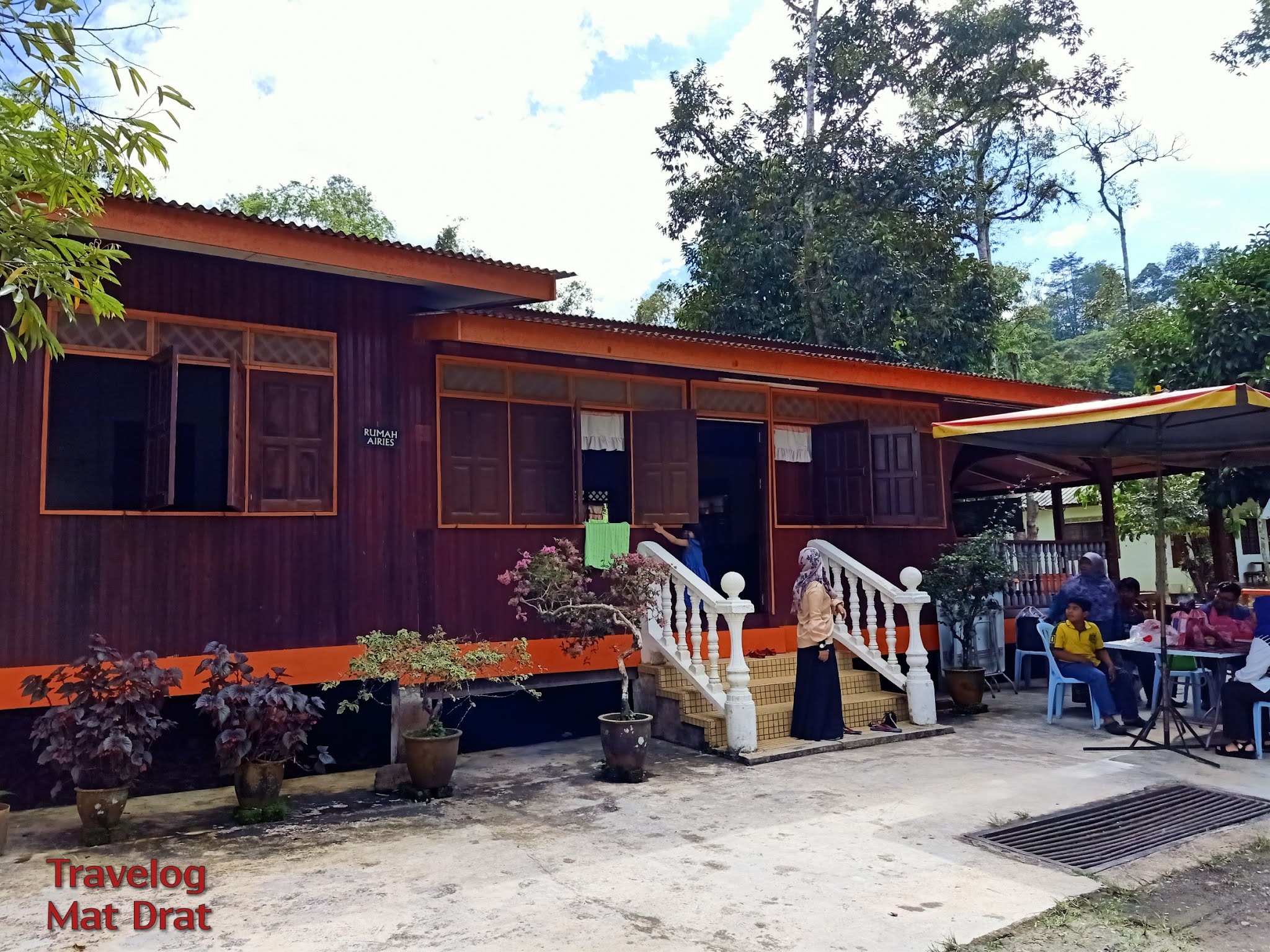 MAT DRAT: Damai Arcadia Resort - Homestay Janda Baik Tepi Sungai