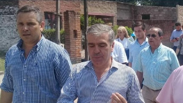 Productor ofrece plata por votar a Macri: ''No estoy comprando votos, estoy generando conciencia en mis empleados'' Productor ofrece plata por votar a Macri: ''No estoy comprando votos, estoy generando conciencia en mis empleados''