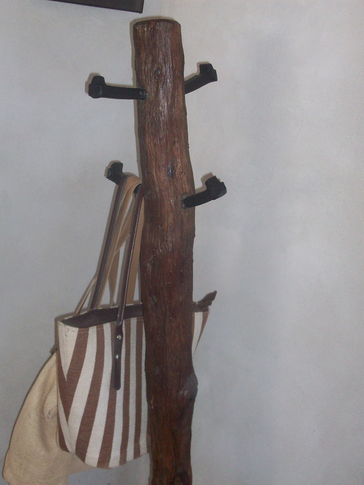 VQ Rústicos Percheros de pie.