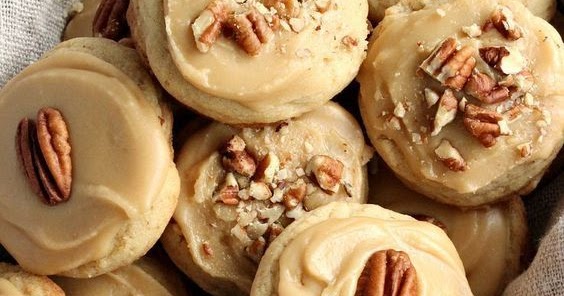 Brown Sugar Pecan Cookies &ndash; one of our favorite Christmas cookies! - l