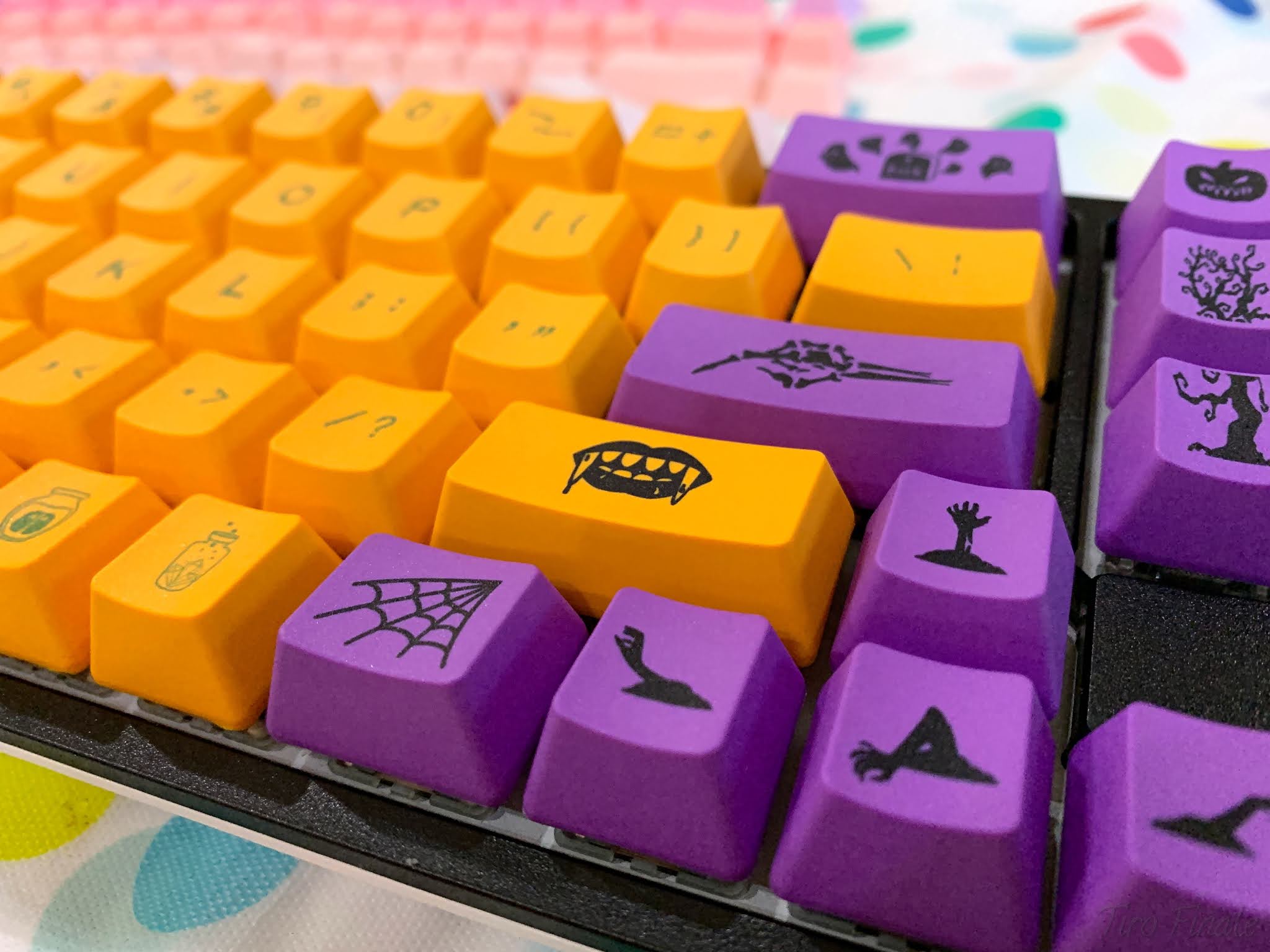 Ducky Halloween Theme Keycaps Review