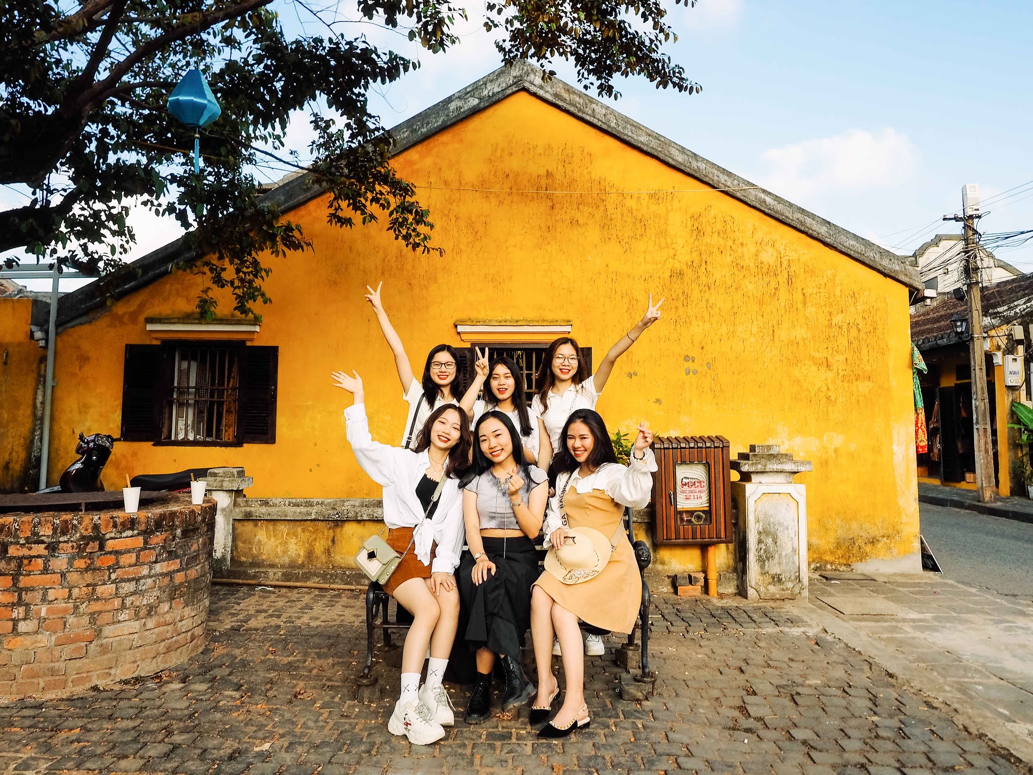 Báo Giá Chụp Ảnh Ngoại Cảnh Nhóm Bạn Hội An - Photographer: Khôi Trần Báo Giá Chụp Ảnh Ngoại Cảnh Nhóm Bạn Hội An - Photographer: Khôi Trần