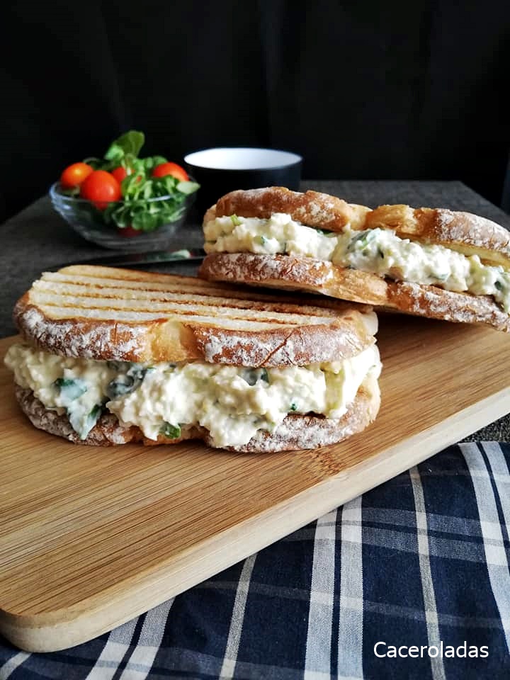 Receta de sándwich de pollo y huevo Caceroladas