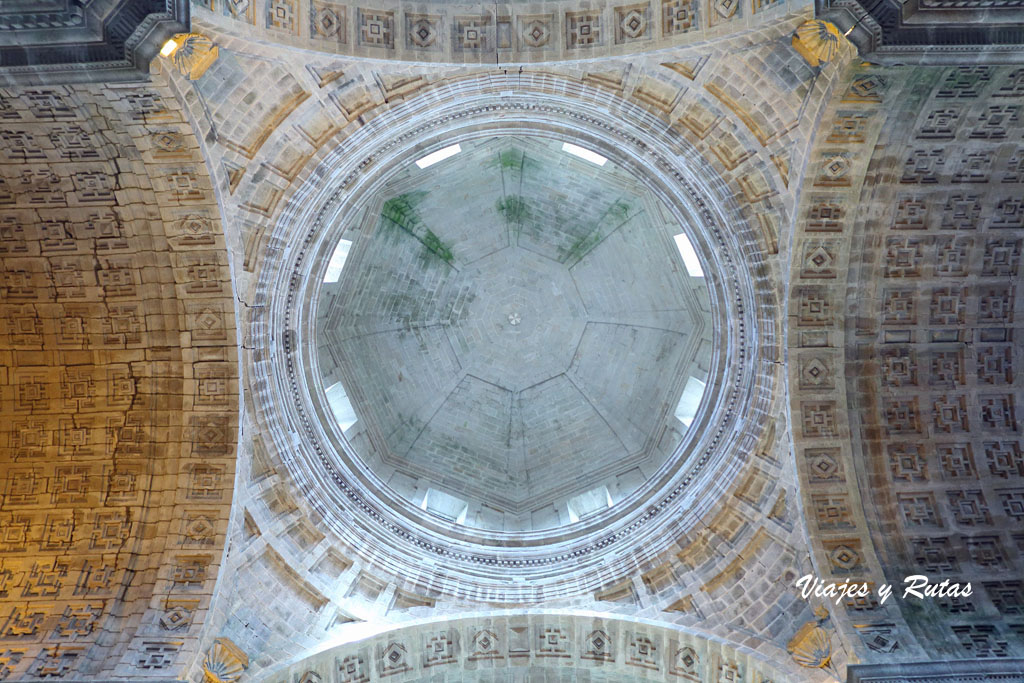 Cúpula de la Interior de la iglesia del Monasterio de Monfero
