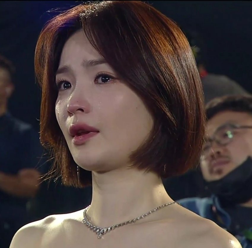 [INSTIZ] Jeon Mido es tan bonita cuando llora - KetizenStars