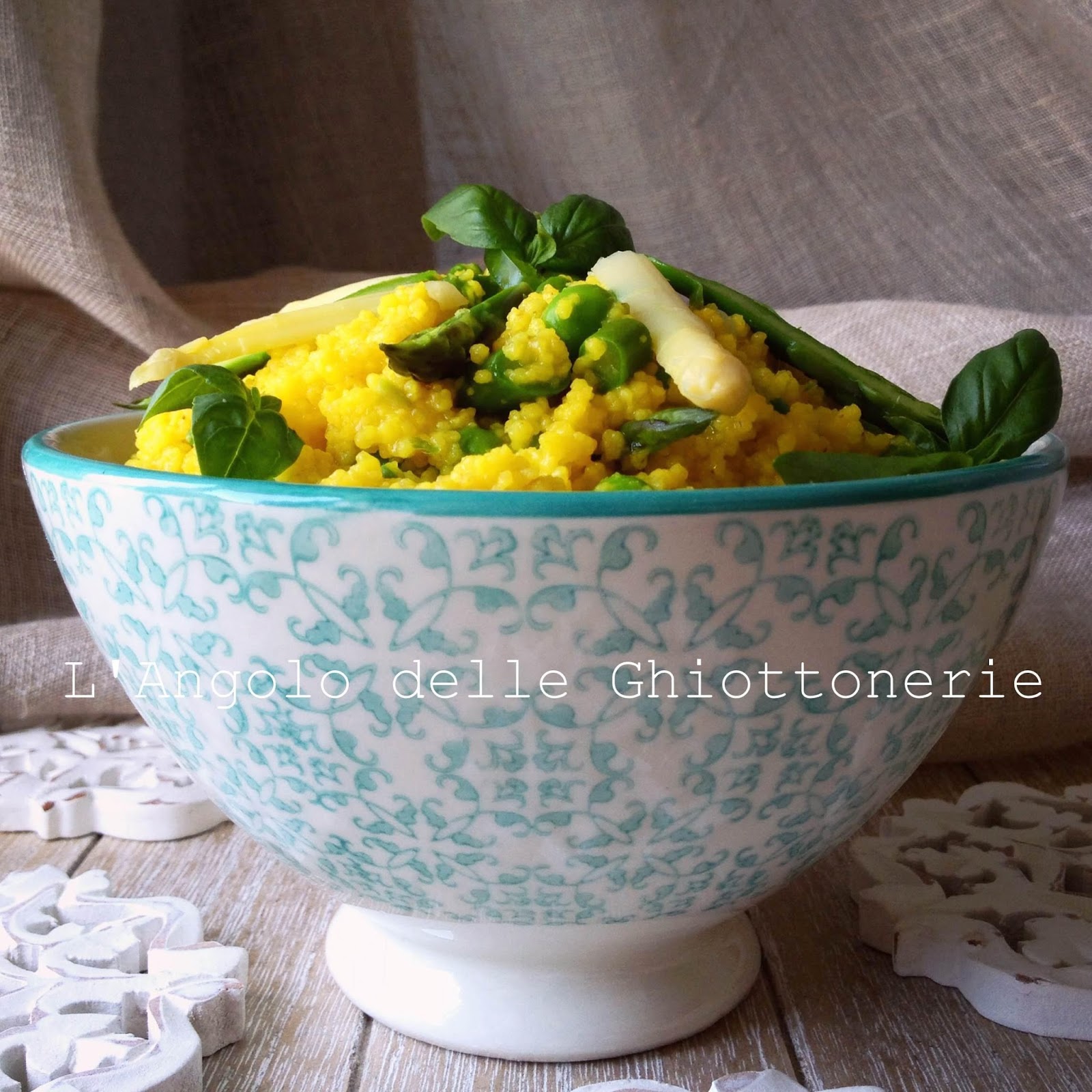 Couscous di Kamut allo zafferano, con piselli, asparagi bianchi di