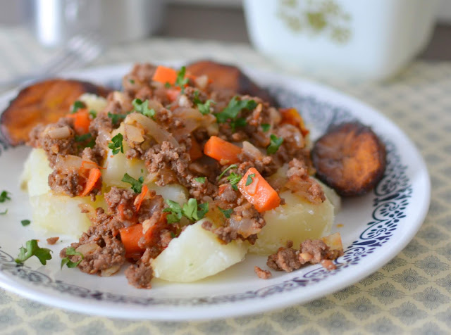Ground Beef and Vegetables with Garlic Seasoned Potatoes Recipe