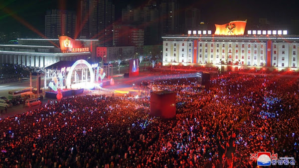 Βόρεια Κορέα: Με πυροτεχνήματα και συναυλίες υποδέχθηκαν το 2021 στην Πιονγιάνγκ