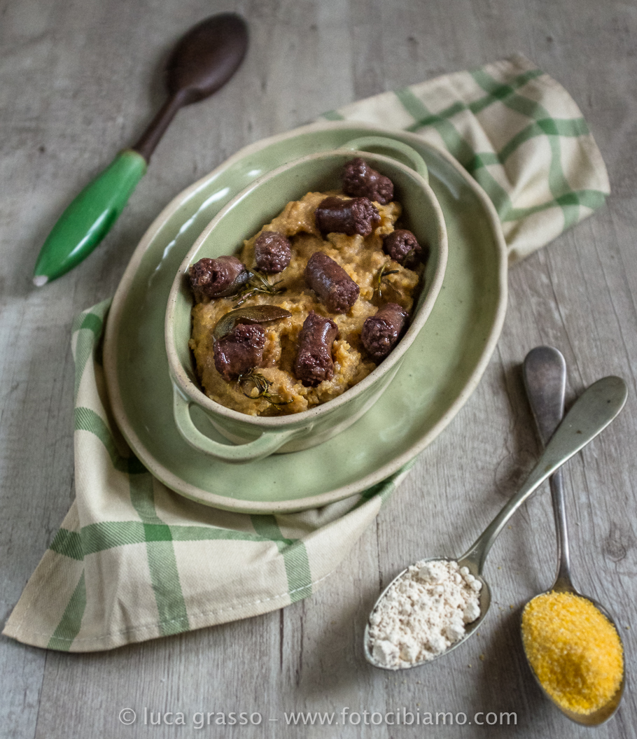 fotocibiamo POLENTA DI CASTAGNE CON SALSICCIA...per Alla mensa coi Santi!