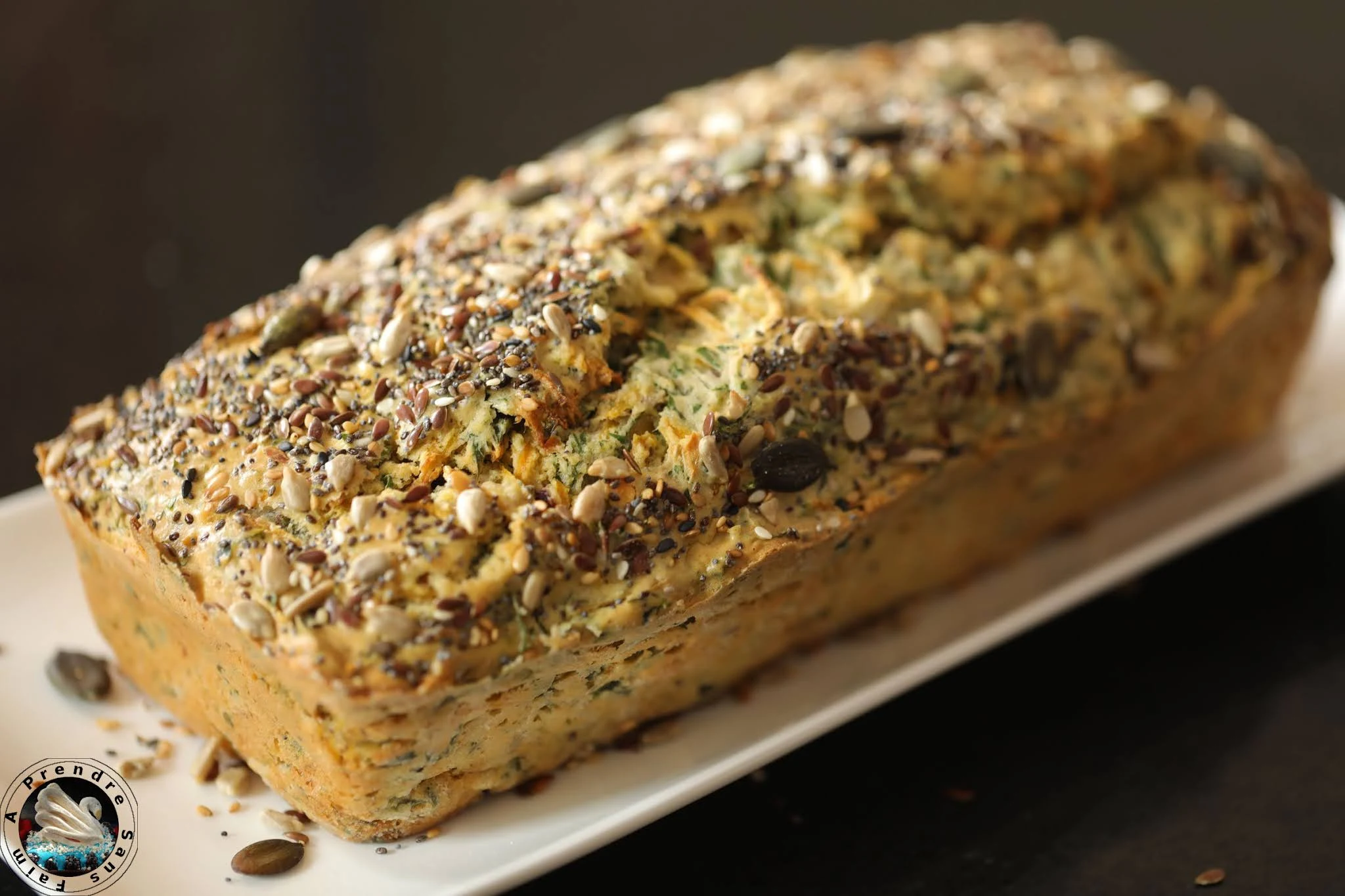 Cake carottes feta aux fanes de carottes | A Prendre Sans Faim