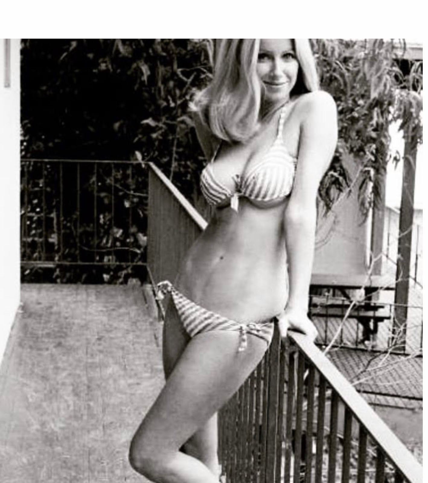 Suzanne somers in bikini