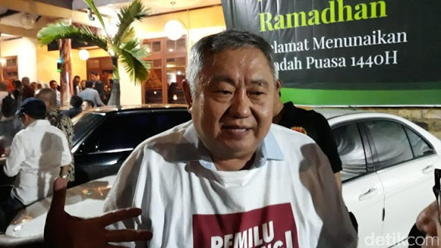 Dipolisikan, Lieus Sungkharisma: Gila, Gua Kena Makar! Dipolisikan, Lieus Sungkharisma: Gila, Gua Kena Makar!