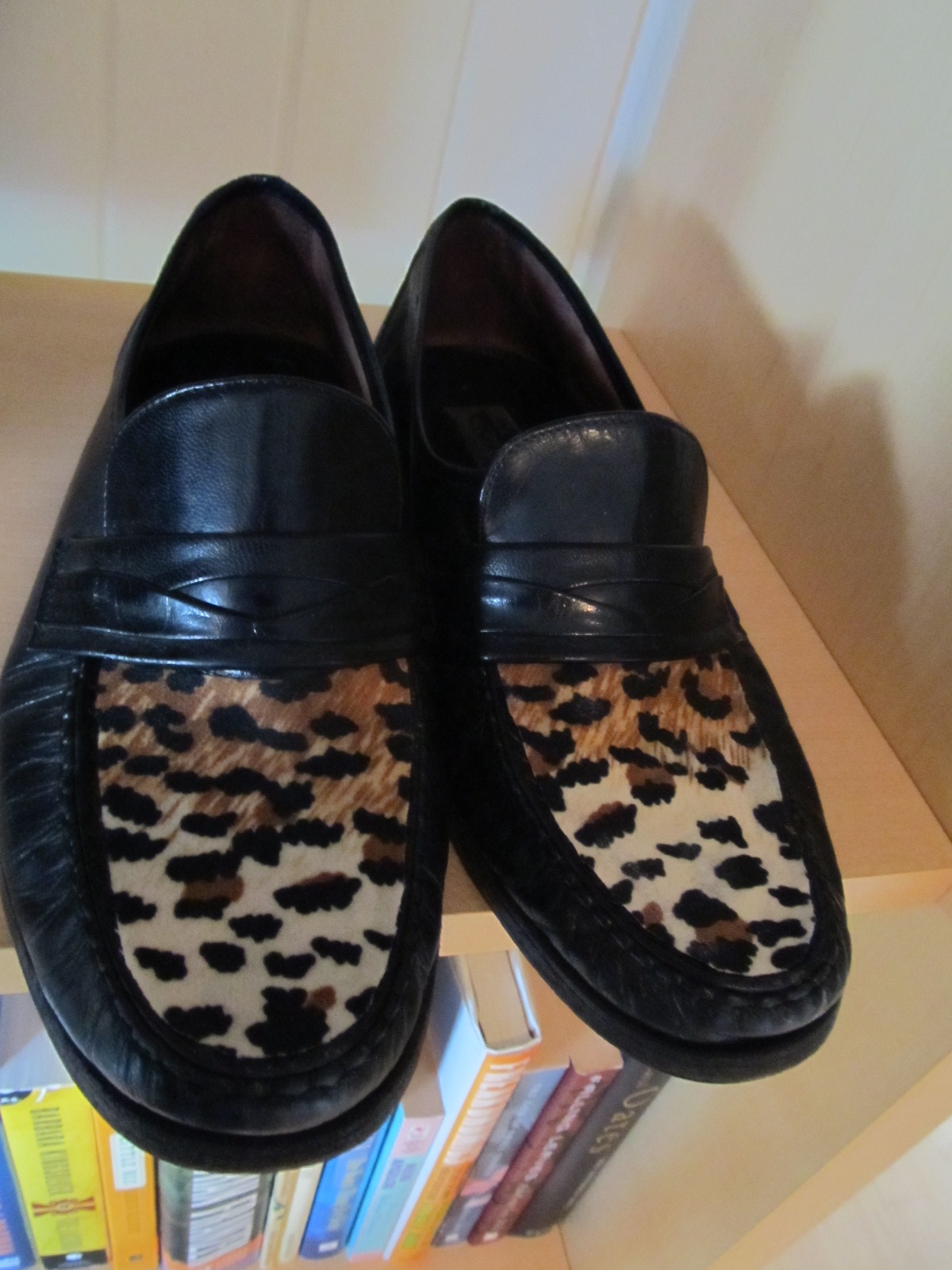 Electric Girl: DIY: leopard loafers