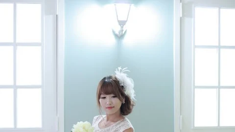 Lee Eun Hye in White Lace Dress