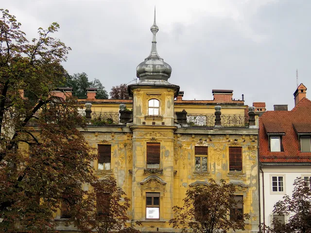 What to see in Ljubljana Slovenia: Architecture on the Ljubljanica River