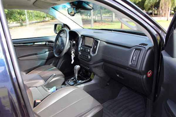 Chevrolet S-10 High-Country 2021 - interior