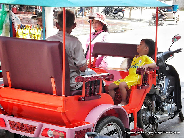 Como qualquer cidade da Ásia, uma Siem Reap cheia de tuktuks