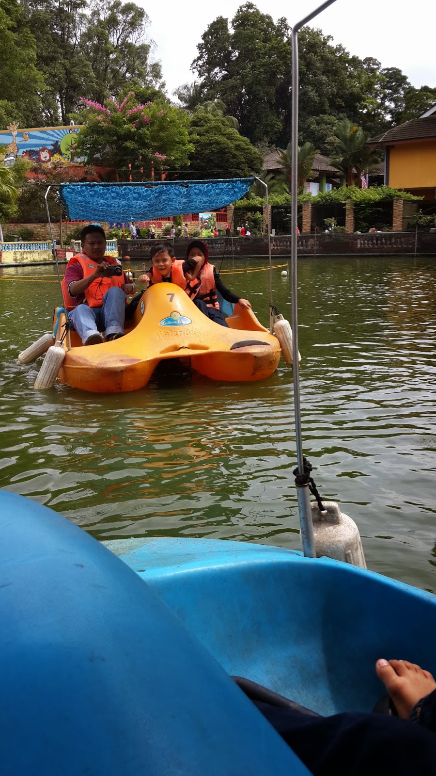 Boat Riding Zoo Johor a view from mama's cam