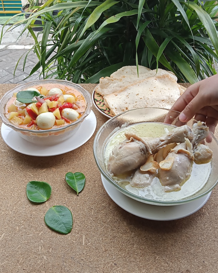 Opor Ayam + Sambal Goreng Kentang Telur Puyuh Aisy