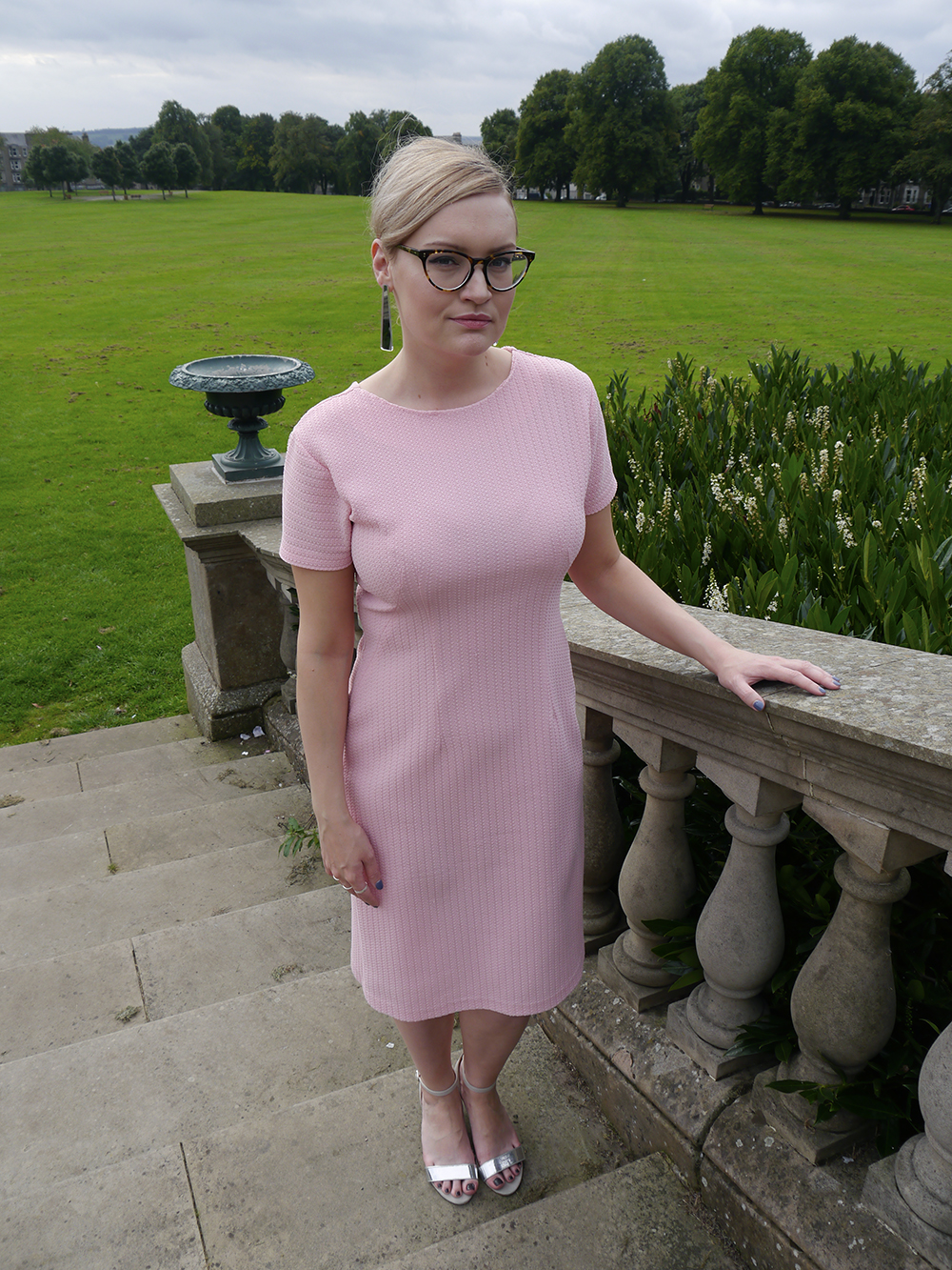 Wardrobe Conversations, Kimberley, styled by kimberley, candy pink sixties dress, vintage weigh and pay, dundee blogger, edinburgh blogger, scottish style blogger, vintage style scotland