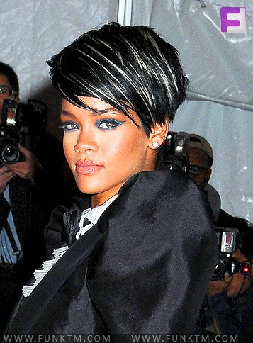 Various Short Hairstyles of Rihanna (5 Pics)