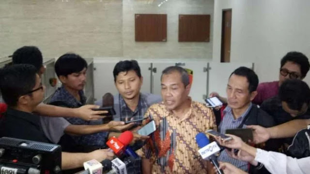 Pengacara: Mustofa Ditangkap karena Laporan Orang Tak Dikenal Pengacara: Mustofa Ditangkap karena Laporan Orang Tak Dikenal