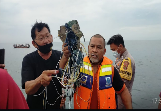 Terkini! Pesawat Sriwijaya Meledak Diudara Pulau Laki Kepulauan Seribu