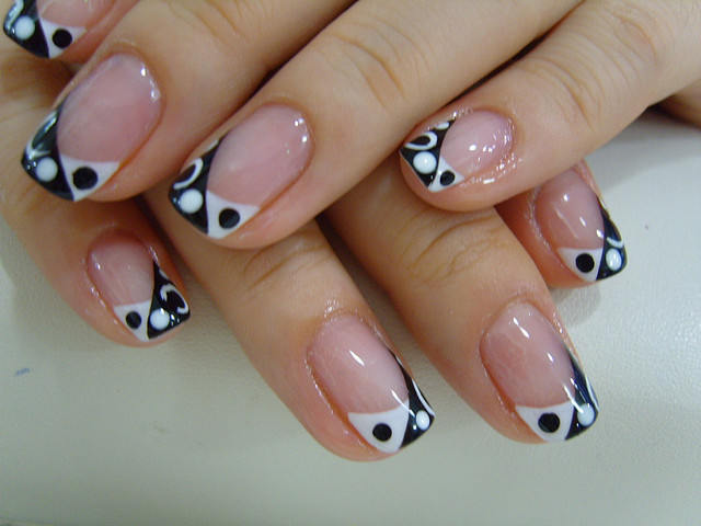 6. Black and White Acrylic Nails - wide 1