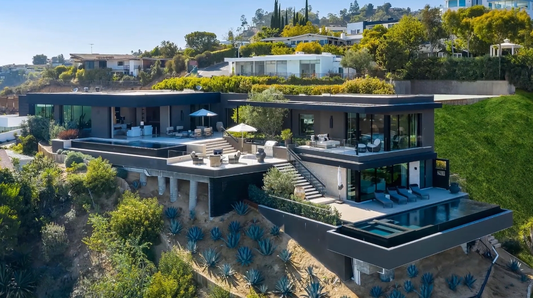 31 Interior Design Photos vs. 1616 Blue Jay Way, Los Angeles Luxury Home Tour
