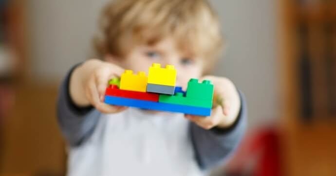 Contoh Mainan Untuk Anak 2 Tahun Yang Sangat Efektif | Sukses Itu Bebas