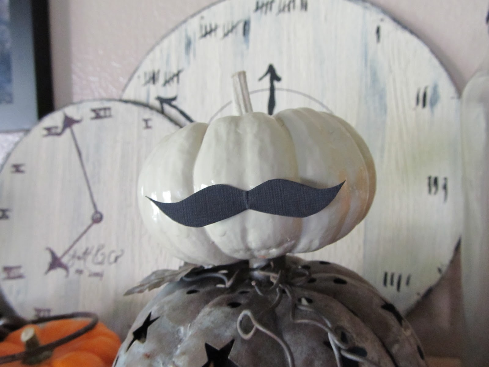 A Lott Of Ideas: { mustache pumpkin } Halloween