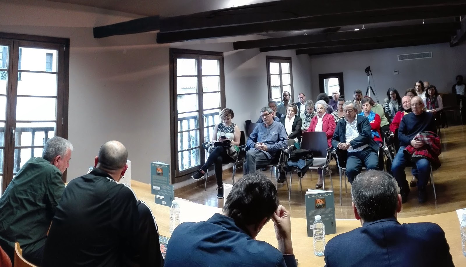 DESI M.B. RUMA BARBERO PRESENTÓ SU CÓMIC EL VIAXE A LA LLUZ