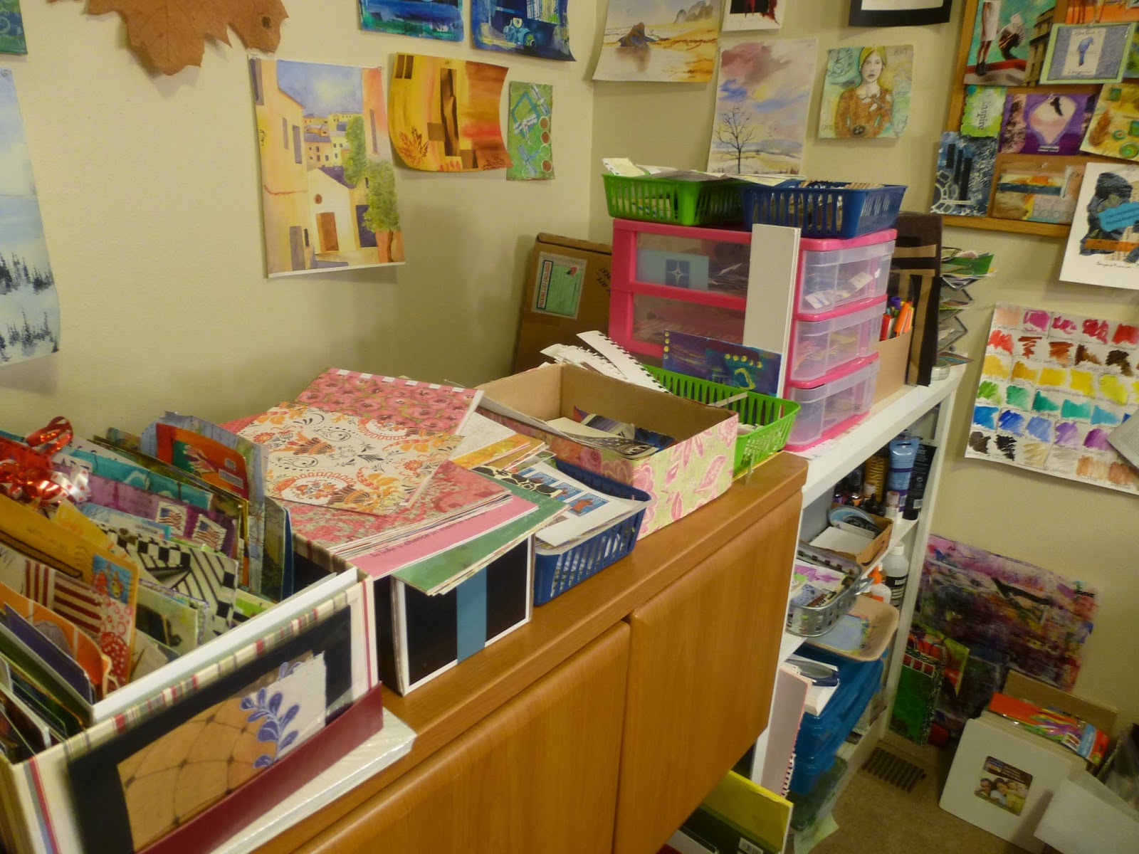 Descriptive writing about a messy room picture