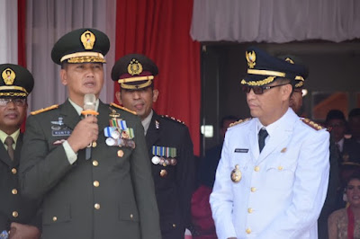 Danrem 032/Wirabraja menjadi tamu kehormatan pada upacara HUT RI ke 74 di Kodim 0319/Mentawai Danrem 032/Wirabraja menjadi tamu kehormatan pada upacara HUT RI ke 74 di Kodim 0319/Mentawai